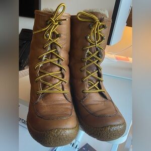 Vintage Cougar Canada Mid-Calf Lace-Up Winter Leather Boots